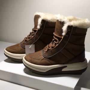 NEW Lands End Girl Size 13  Chill Action Boots